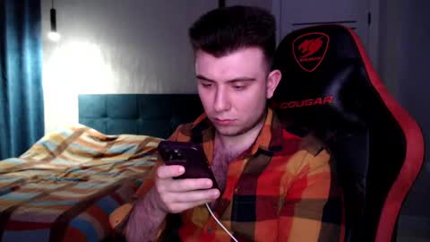 Snapshot of honey_furry chatting on 02-19-25, 12:14 Wolfy online show from 02-19-25, 12:14