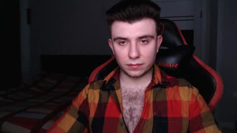 Snapshot of honey_furry chatting on 02-25-25, 04:03 Wolfy online show from 02-25-25, 04:03