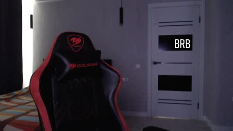 Snapshot of honey_furry chatting on 02-25-25, 07:09 Wolfy online show from 02-25-25, 07:09