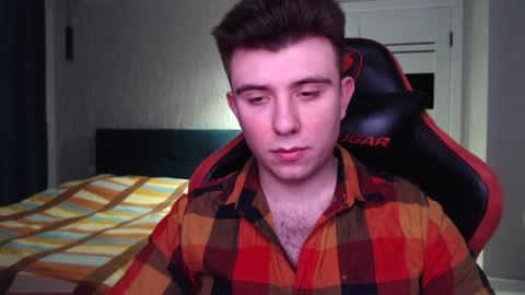 Snapshot of honey_furry chatting on 02-26-25, 12:27 Wolfy online show from 02-26-25, 12:27