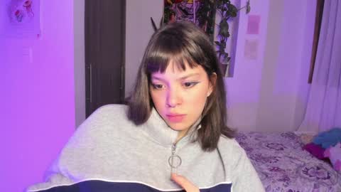 Snapshot of honey_hoe chatting on 12-17-24, 03:06 Lau online show from 12-17-24, 03:06