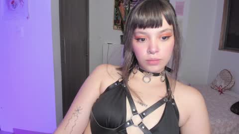 Snapshot of honey_hoe chatting on 02-08-25, 05:18 Lau online show from 02-08-25, 05:18