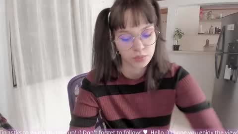 Snapshot of honey_hoe chatting on 10-12-25, 09:03 Lau online show from 10-12-25, 09:03