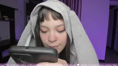 Snapshot of honey_hoe chatting on 11-21-25, 01:48 Lau online show from 11-21-25, 01:48