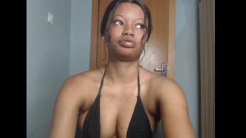 Snapshot of honey_juicydoll chatting on 05-20-26, 06:41 Sonia online show from 05-20-26, 06:41