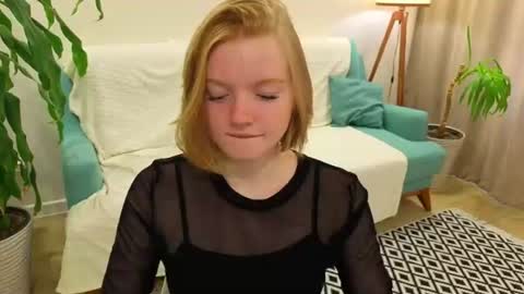 honey_l online show from 07-09-26, 05:55
