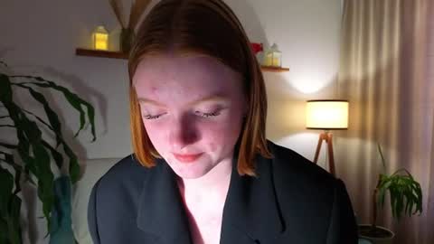 honey_l online show from 07-10-26, 06:17