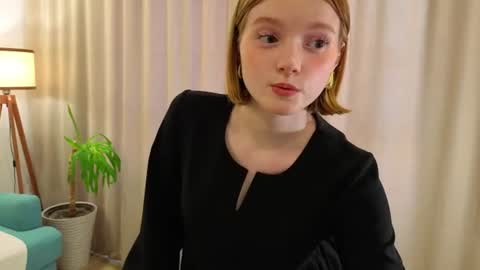 honey_l online show from 07-12-26, 08:49