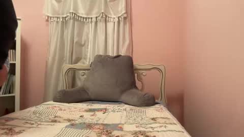 honey_man14 online show from 11-19-25, 03:39