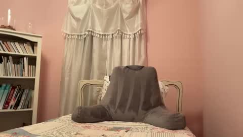 honey_man14 online show from 12-02-25, 08:04