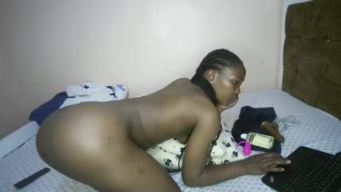 Snapshot of honey_nubia0 chatting on 11-27-25, 10:12 honey_nubia0 online show from 11-27-25, 10:12