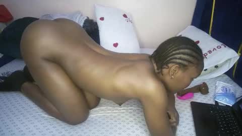 honey_nubia0 online show from 03-20-26, 12:32