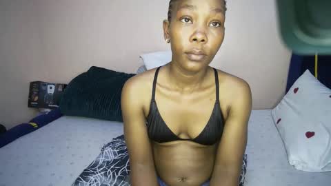 honey_nubia0 online show from 04-22-26, 11:12