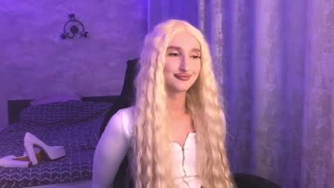 honey_sunset online show from 09-09-25, 04:28