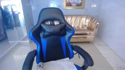 HONEY  online show from 12-22-25, 03:25