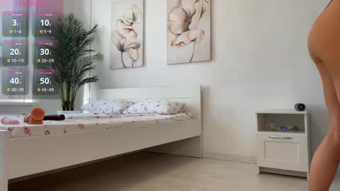 Mia online show from 04-27-26, 02:31