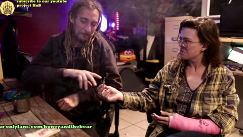 Snapshot of honeyand_thebear chatting on 12-23-24, 04:22 Honey and Bear online show from 12-23-24, 04:22