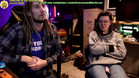 Snapshot of honeyand_thebear chatting on 01-06-25, 04:47 Honey and Bear online show from 01-06-25, 04:47