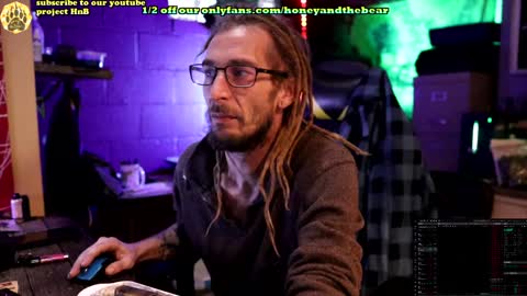 Snapshot of honeyand_thebear chatting on 01-16-25, 12:53 Honey and Bear online show from 01-16-25, 12:53