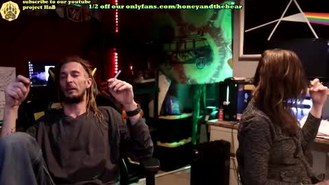 Snapshot of honeyand_thebear chatting on 03-05-25, 02:25 Honey and Bear online show from 03-05-25, 02:25