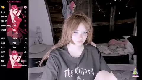 Snapshot of honeyapplealaska chatting on 12-14-25, 02:28 Honey Apple Alaska online show from 12-14-25, 02:28