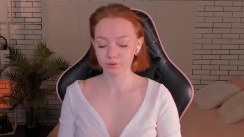 honeyautumn online show from 12-17-24, 10:43