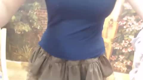 Snapshot of honeybaby2k chatting on 10-23-25, 12:48 honeybaby2k online show from 10-23-25, 12:48