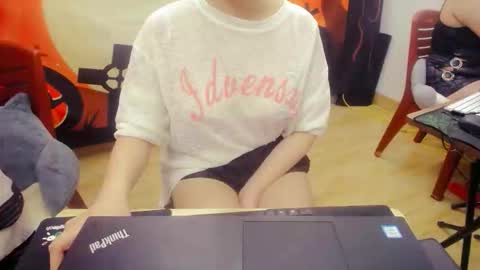 Snapshot of honeybaby2k chatting on 11-04-25, 01:48 honeybaby2k online show from 11-04-25, 01:48