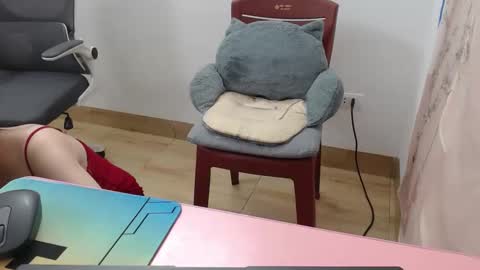 Snapshot of honeybaby2k chatting on 11-18-25, 03:45 honeybaby2k online show from 11-18-25, 03:45