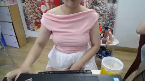 Snapshot of honeybaby2k chatting on 11-29-25, 02:47 honeybaby2k online show from 11-29-25, 02:47