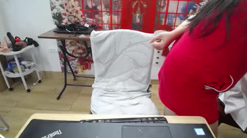 Snapshot of honeybaby2k chatting on 12-02-25, 01:55 honeybaby2k online show from 12-02-25, 01:55