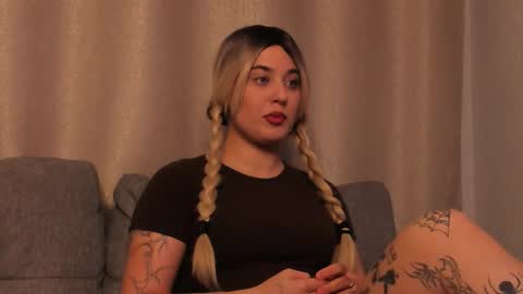 Mary online show from 10-29-25, 03:47