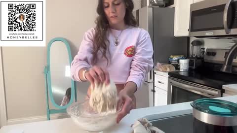 Snapshot of honeybelle8 chatting on 12-06-24, 05:22 belle brunette online show from 12-06-24, 05:22