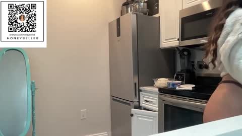 Snapshot of honeybelle8 chatting on 01-05-25, 04:06 belle brunette online show from 01-05-25, 04:06