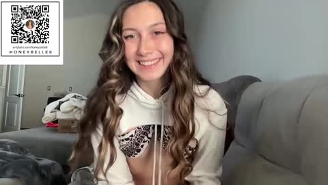 Snapshot of honeybelle8 chatting on 01-16-25, 01:58 belle brunette online show from 01-16-25, 01:58