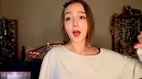 Snapshot of honeycomfya chatting on 06-02-26, 01:13 Masha online show from 06-02-26, 01:13