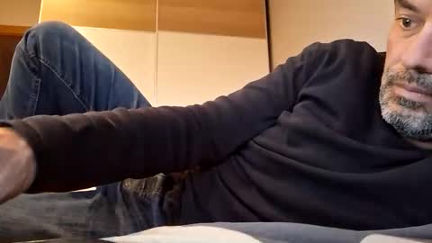 Snapshot of honeydaddyforyou chatting on 11-12-25, 04:40 honeydaddyforyou online show from 11-12-25, 04:40