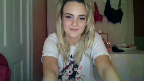 HoneyDrippinBunny online show from 02-19-25, 05:16