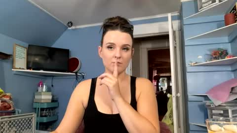 HoneyDrippinBunny online show from 06-22-26, 10:51
