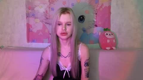 Snapshot of honeygold__ chatting on 12-02-25, 04:07 Lisa online show from 12-02-25, 04:07