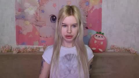 Snapshot of honeygold__ chatting on 02-05-26, 04:39 Lisa online show from 02-05-26, 04:39