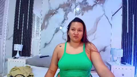 HONEY HIPS online show from 07-12-26, 11:56