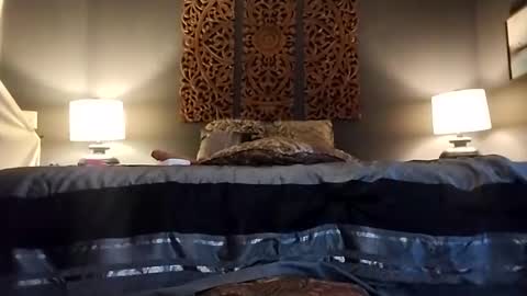 Snapshot of honeyhive_4u chatting on 12-05-24, 03:17 Honey online show from 12-05-24, 03:17