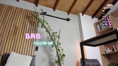 Snapshot of honeyhot69__ chatting on 12-13-24, 02:16 Sofia independent model online show from 12-13-24, 02:16