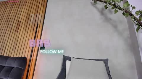 Snapshot of honeyhot69__ chatting on 12-27-24, 11:17 Sofia independent model online show from 12-27-24, 11:17