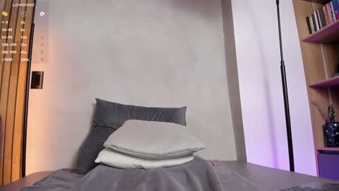 Snapshot of honeyhot69__ chatting on 02-06-25, 02:26 Sofia independent model online show from 02-06-25, 02:26
