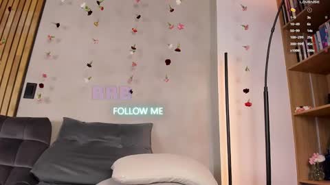 Snapshot of honeyhot69__ chatting on 02-15-25, 11:28 Sofia independent model online show from 02-15-25, 11:28