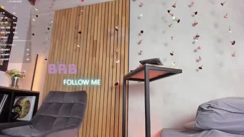 Snapshot of honeyhot69__ chatting on 02-15-25, 02:33 Sofia independent model online show from 02-15-25, 02:33