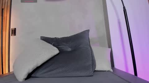 Snapshot of honeyhot69__ chatting on 09-15-25, 11:21 Sofia independent model online show from 09-15-25, 11:21