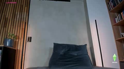 Sofia independent model online show from 11-10-25, 11:31